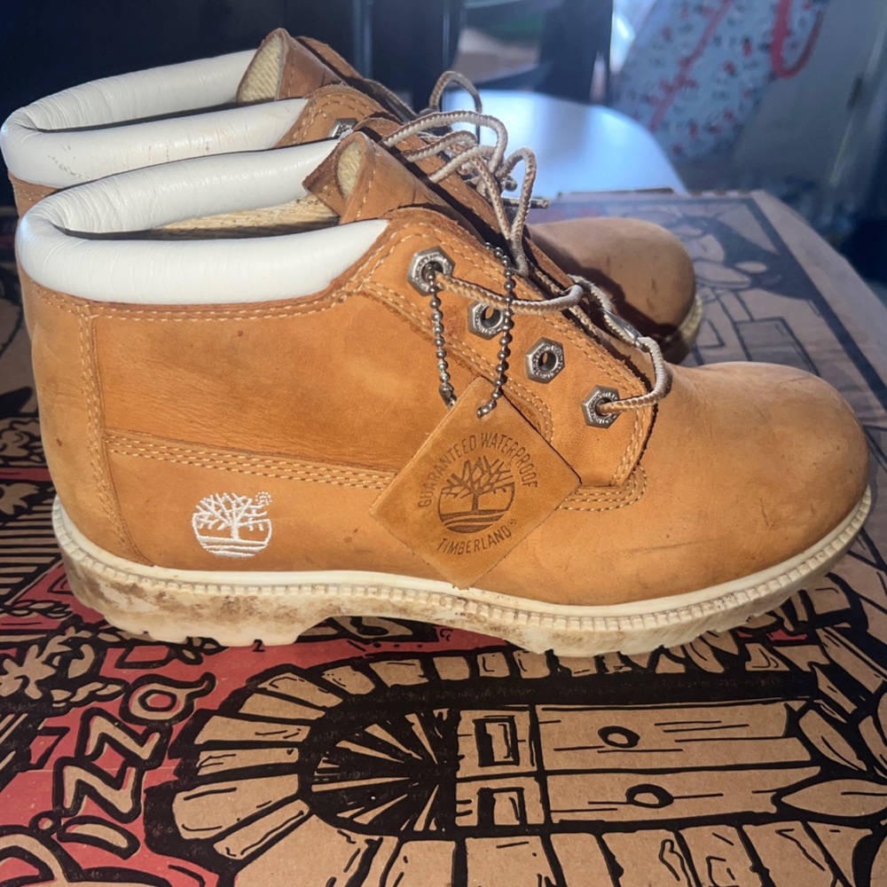 Women’s timberland Nellie Chukka waterproof boots size 7M - Soles Need Cleaning
